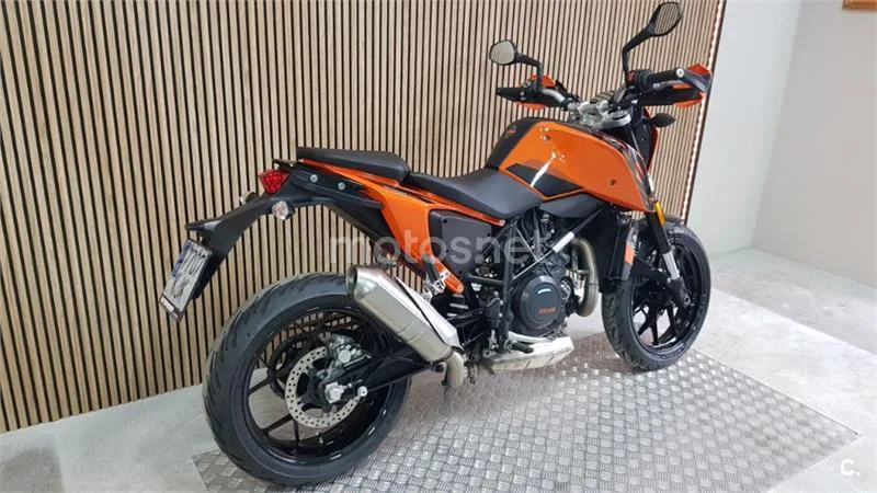 KTM 690 Duke – Vista 3