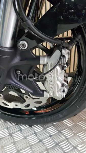 KTM 690 Duke – Vista 22