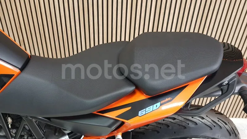 KTM 690 Duke – Vista 26