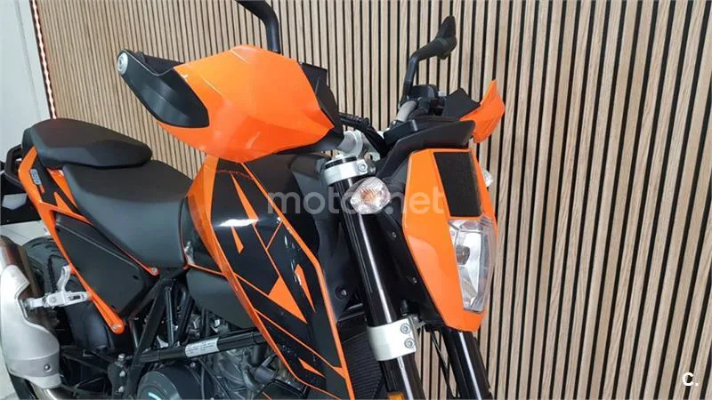 KTM 690 Duke – Vista 4