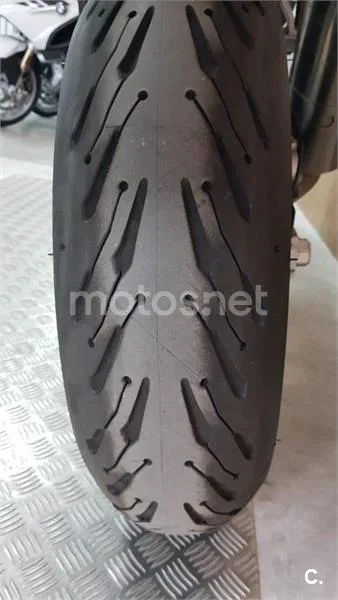 KTM 690 Duke – Vista 32