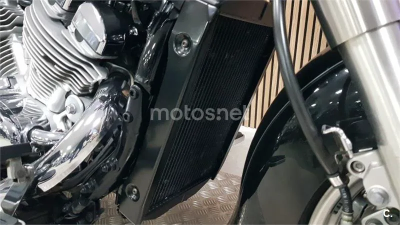 Yamaha XVZ 1300 Royal Star – Vista 18