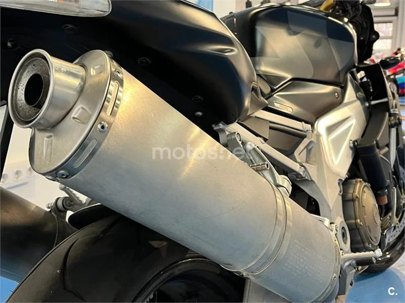 Aprilia Tuono 1000 R – Vista 16