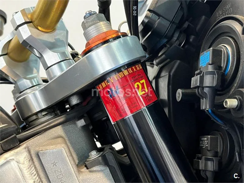 Aprilia Tuono 1000 R – Vista 9