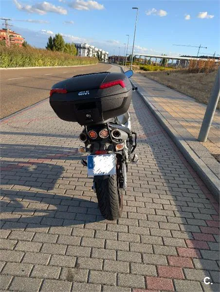 Suzuki GSR 600 – Vista 3