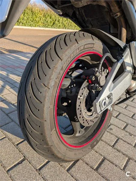 Suzuki GSR 600 – Vista 5
