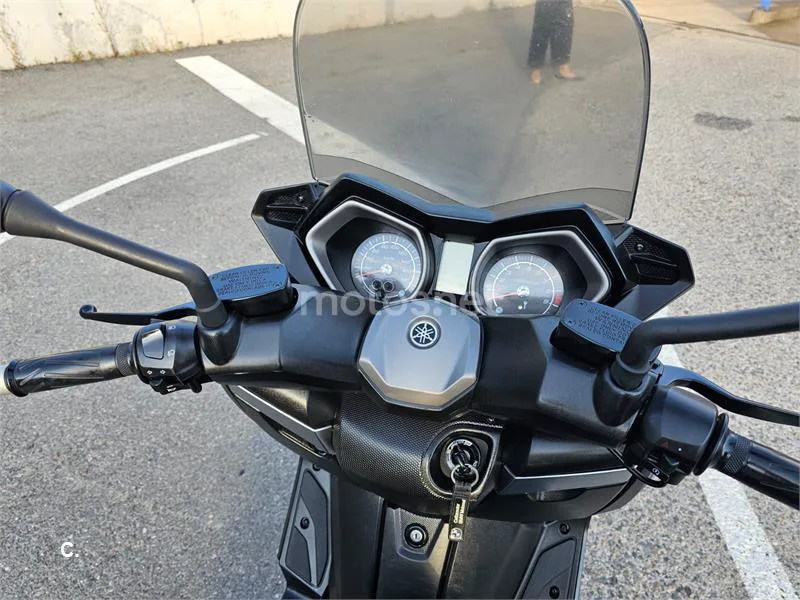 Yamaha XMAX 400 – Vista 4