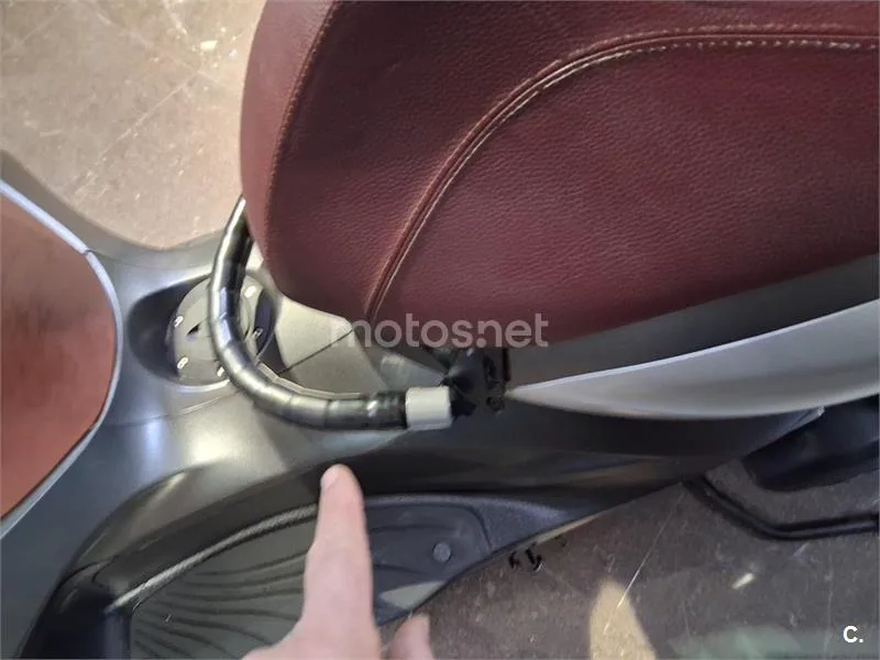 Piaggio Beverly – Vista 11