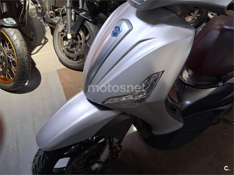 Piaggio Beverly – Vista 15