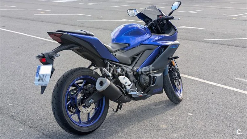 Yamaha R3 – Vista 4