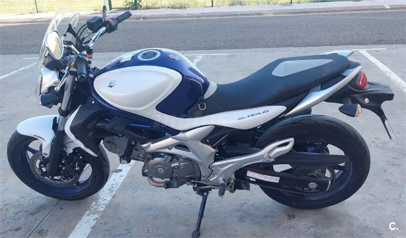 Suzuki Gladius 650 – Vista 2