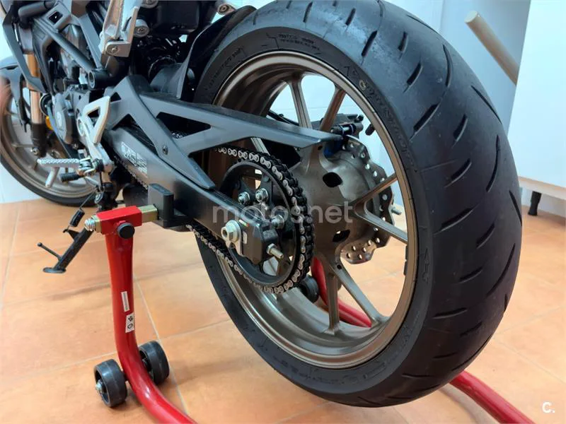 Honda CB 125 R – Vista 5