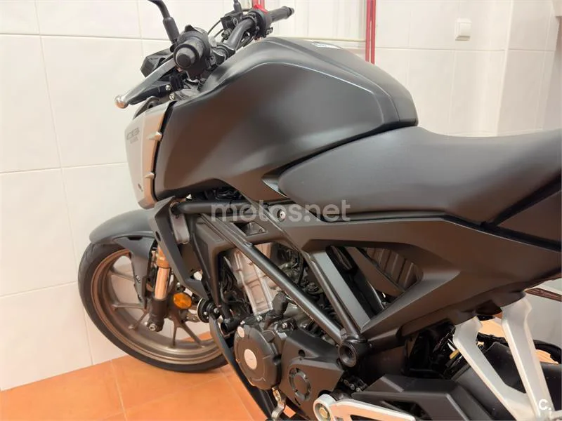 Honda CB 125 R – Vista 6