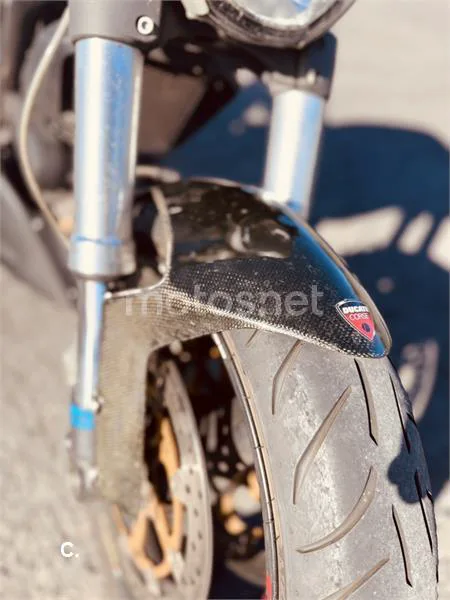 Ducati Monster 696 – Vista 3