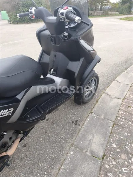 Piaggio MP3 400 – Vista 3