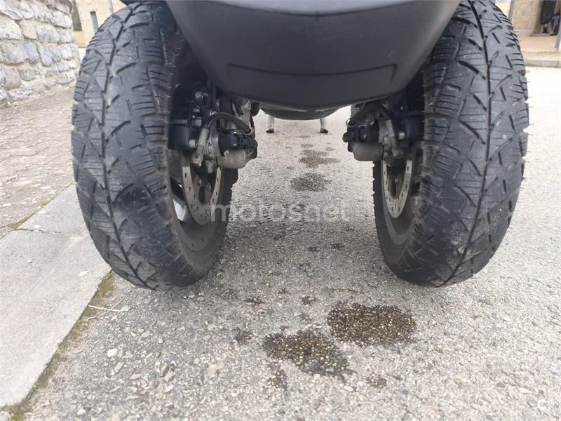 Piaggio MP3 400 – Vista 9