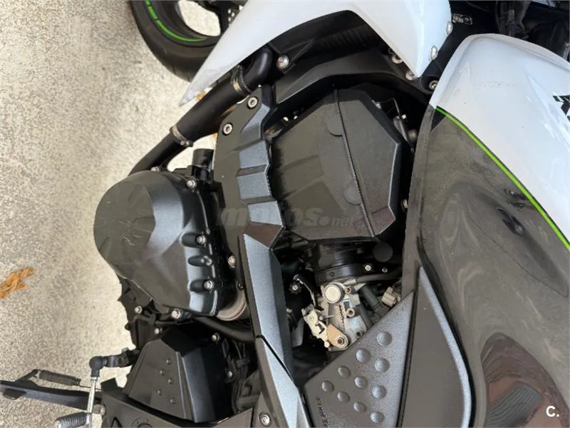Kawasaki Z 750 – Vista 4