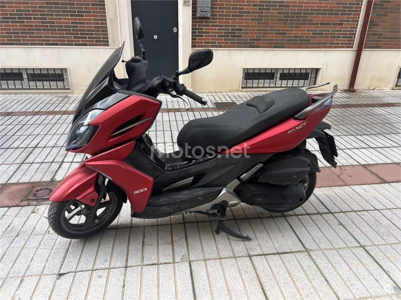 Kymco K-XCT 300i – Vista 8