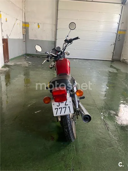 Suzuki GN 250 – Vista 4