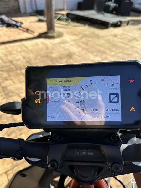 KTM 125 – Vista 8