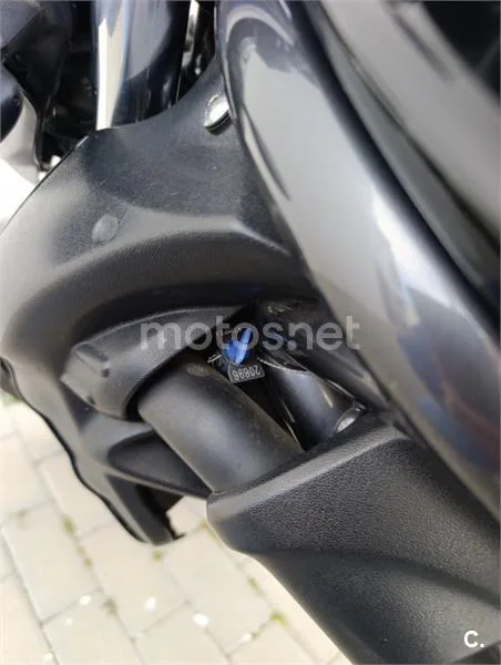 Suzuki Gladius 650 – Vista 12