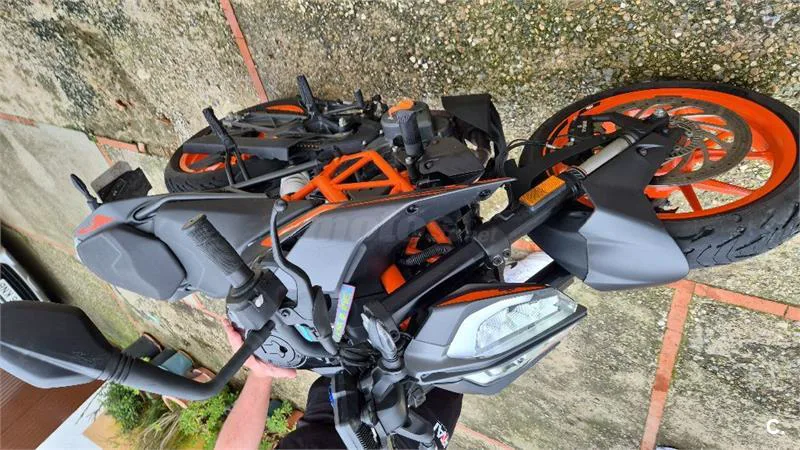 KTM 125 – Vista 12