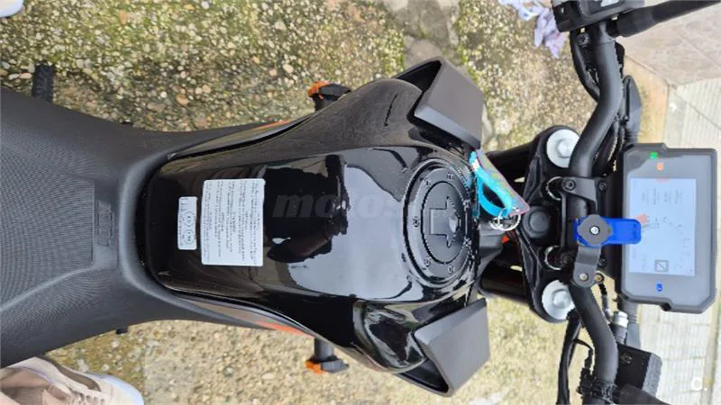 KTM 125 – Vista 10
