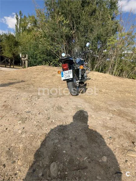 Suzuki Intruder 250 – Vista 4
