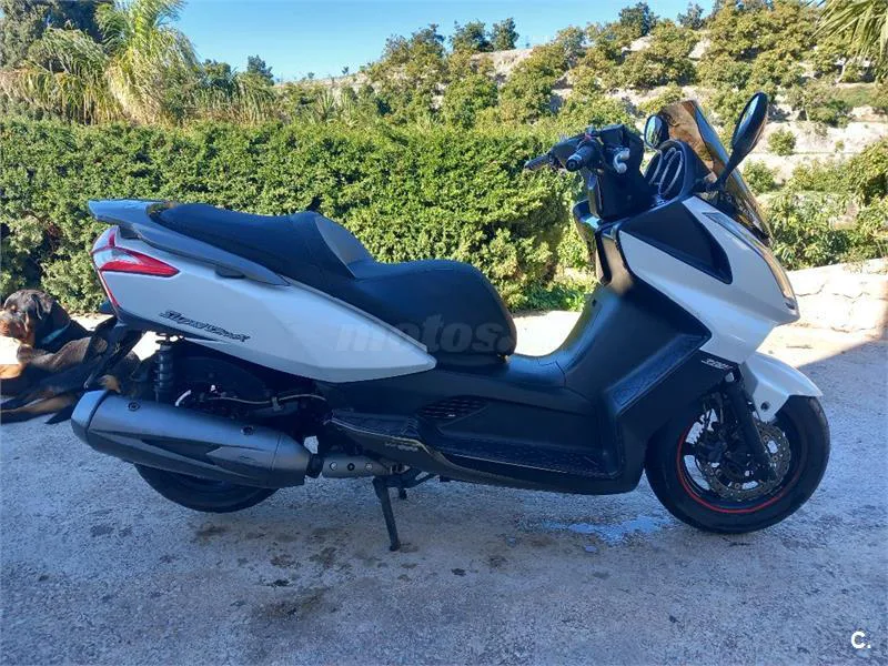 Kymco Super Dink 300i – Vista 2