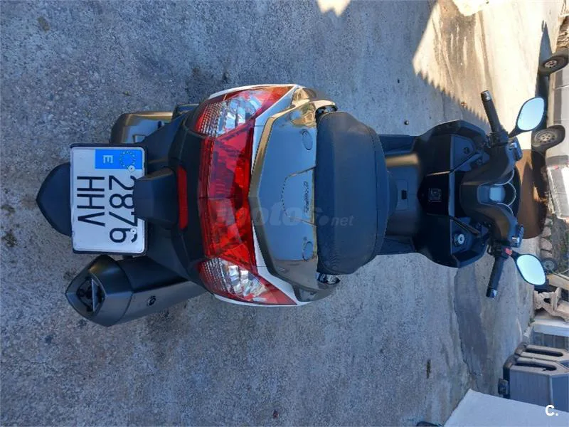 Kymco Super Dink 300i – Vista 5