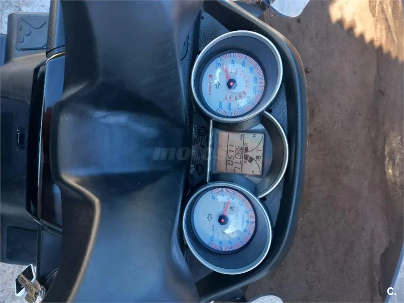 Kymco Super Dink 300i – Vista 6