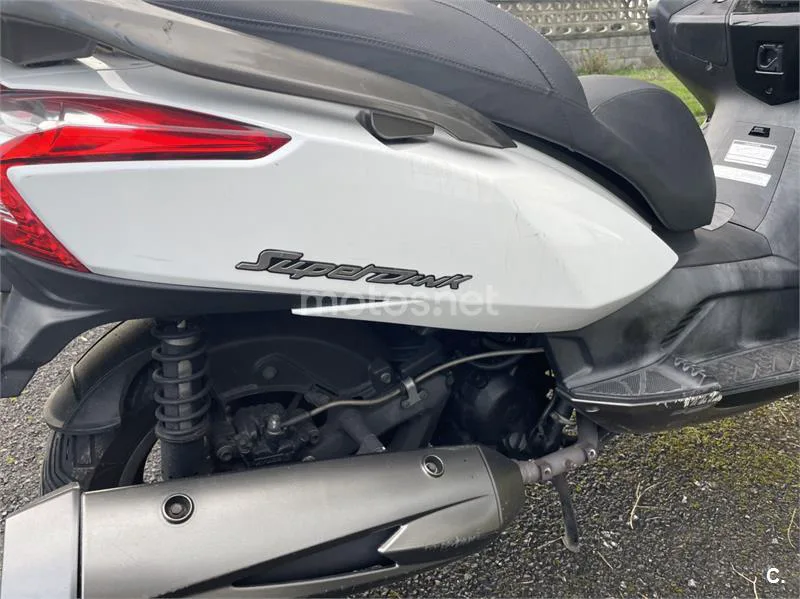 Kymco Super Dink 300i – Vista 5