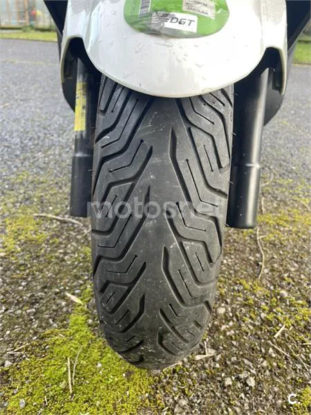 Kymco Super Dink 300i – Vista 7