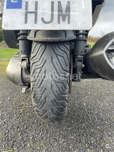 Kymco Super Dink 300i – Vista 8