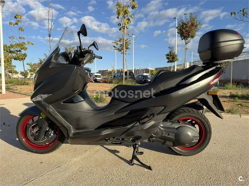 Suzuki Burgman 400 – Vista 3