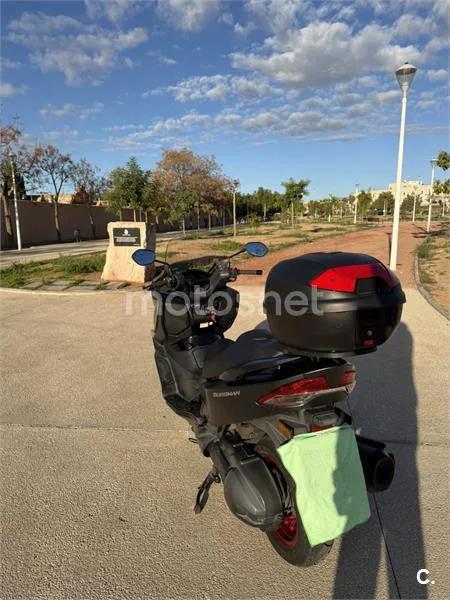 Suzuki Burgman 400 – Vista 8