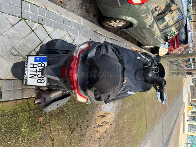 SYM Joymax 300 – Vista 4