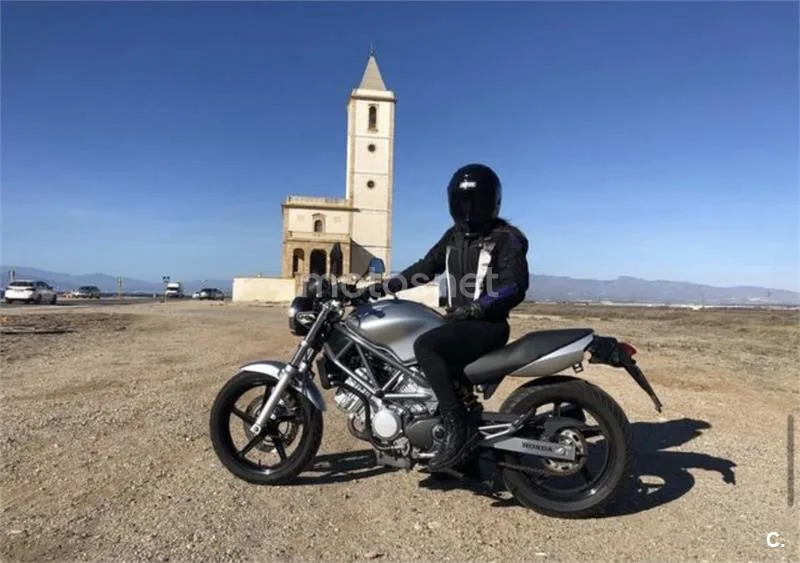 Honda VTR 250 1790 € 2001 Almería - 1