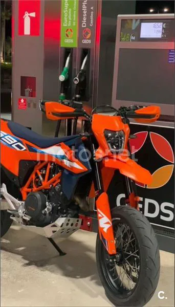 KTM 690 SMC R – Vista 2