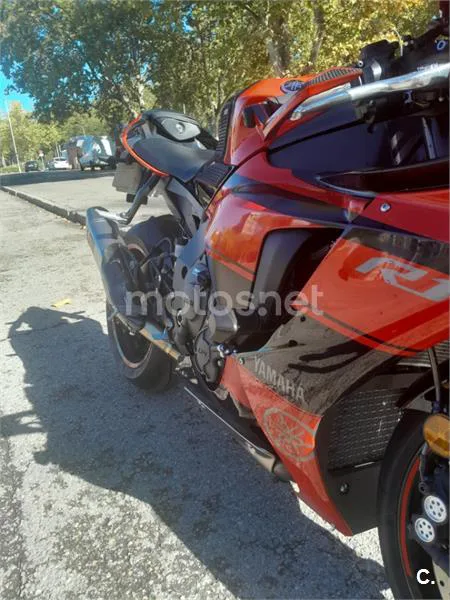 Yamaha R1 – Vista 21