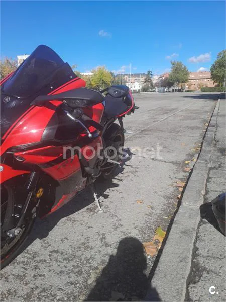 Yamaha R1 – Vista 31