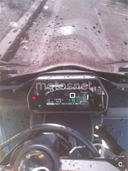 Yamaha R1 – Vista 40