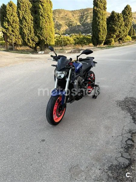 Yamaha MT-09 – Vista 2