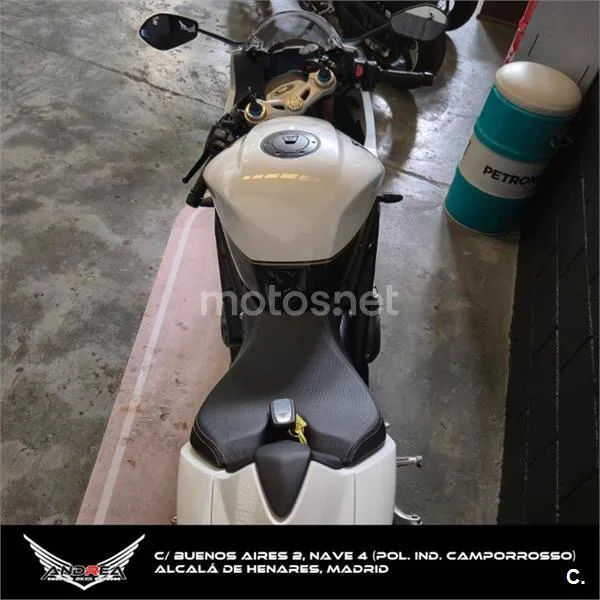 Triumph Speed Triple – Vista 5