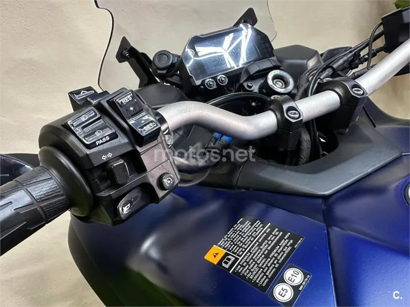 Yamaha Niken – Vista 7