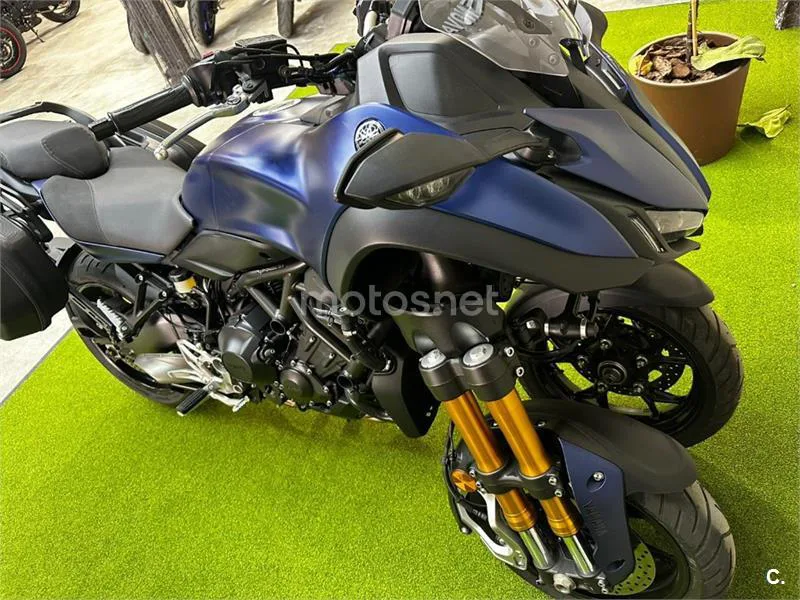 Yamaha Niken – Vista 8