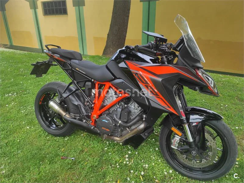 KTM 1290 Super Duke GT – Vista 2