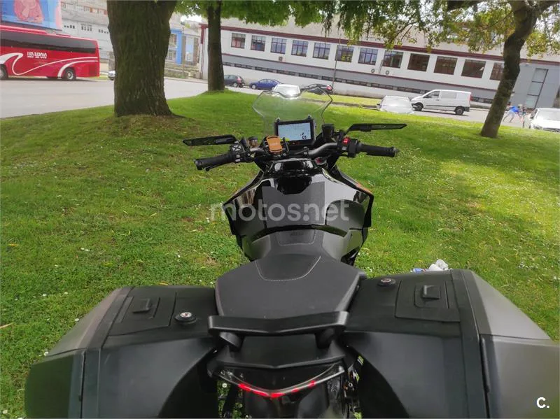 KTM 1290 Super Duke GT – Vista 11