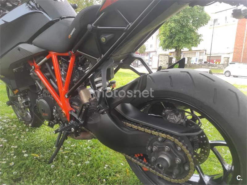 KTM 1290 Super Duke GT – Vista 14