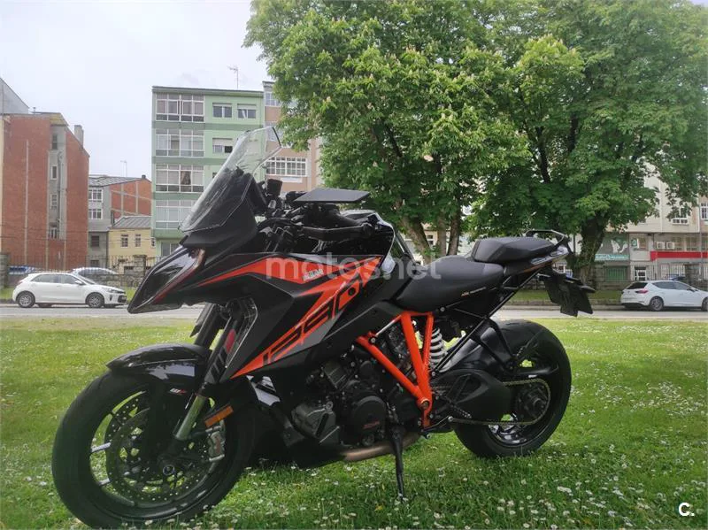 KTM 1290 Super Duke GT – Vista 4